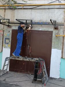 Продолжаются работы в рамках депутатского проекта «Ремонт дворовых территорий»