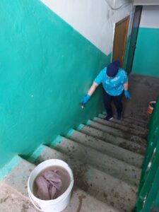 УК "ОКО" провела уборку подъездов и придомовой территории МКД